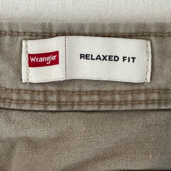 Wrangler Tan Cargo Pants with Utility Design Size 32X30 #A1 - Picture 4 of 9